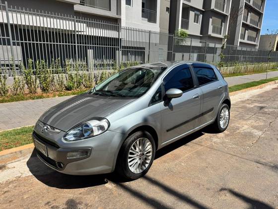 FIAT PUNTO 1.6 ESSENCE 16V FLEX 4P MANUAL